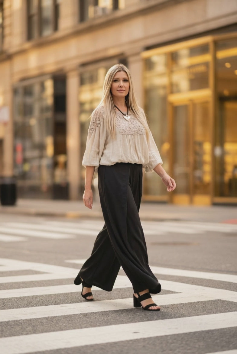 Romantische Bluse mit kunstvoller Stickerei
