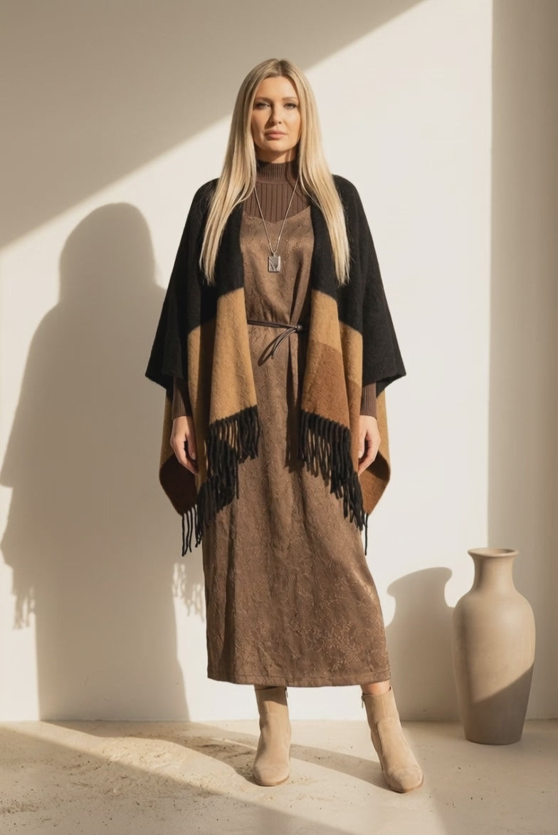Maxikleid mit Poncho - Stilvoller Herbstlook